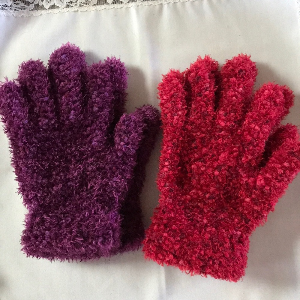 Two Pairs of Ladies Purple and Red Gloves